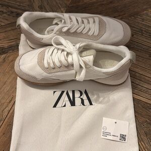 Brand new! Never worn! Stylish White and Tan Sneakers